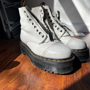 Dr. Marten White Sinclair platform boots front lace/zip